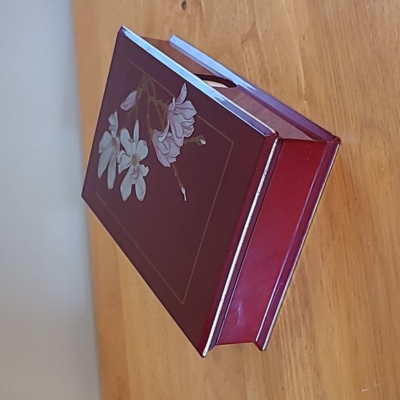 OTAGIRI Vintage 'Magnolia' Decorative Notepad Holder Box - Picture 3 of 16